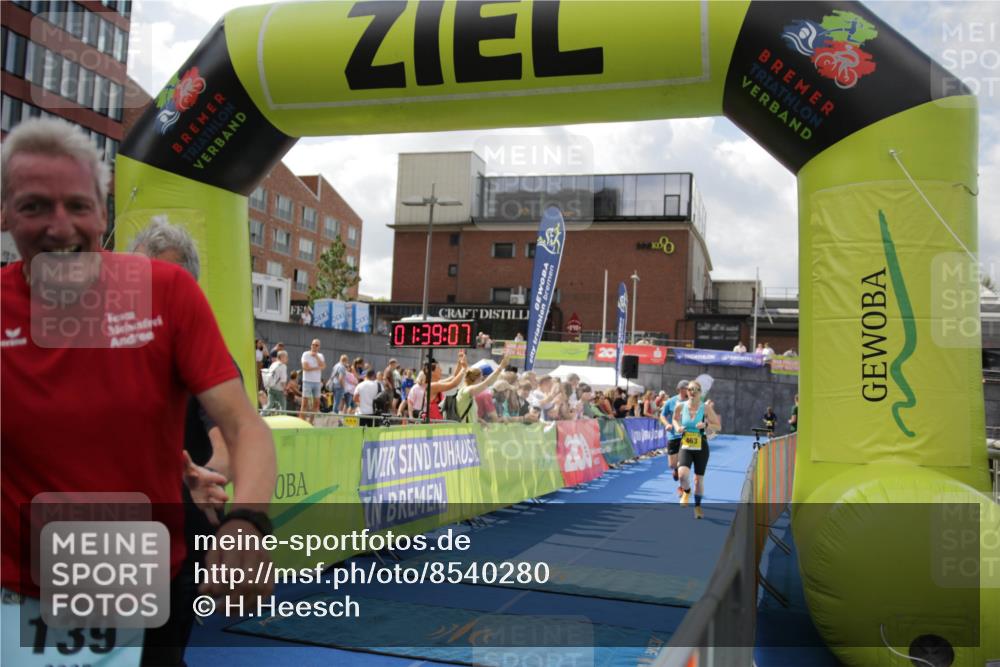10.08.2025 - GEWOBA Citytriathlon Bremen H.Heesch http://msf.ph/oto/8540280 10.08.2025 11:42:44 Ziel 139, 447, 476 meine-sportfotos.de