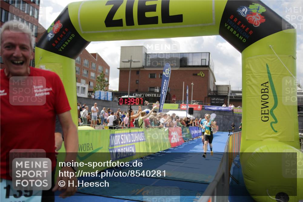10.08.2025 - GEWOBA Citytriathlon Bremen H.Heesch http://msf.ph/oto/8540281 10.08.2025 11:42:44 Ziel 139, 447, 476 meine-sportfotos.de