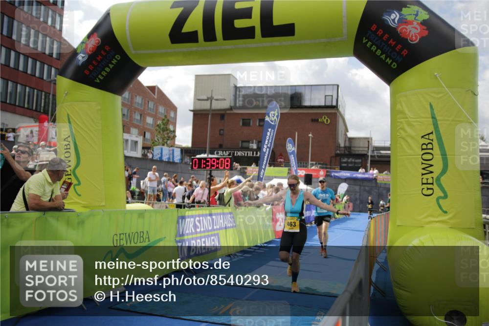 10.08.2025 - GEWOBA Citytriathlon Bremen H.Heesch http://msf.ph/oto/8540293 10.08.2025 11:42:45 Ziel 139, 447, 463 meine-sportfotos.de