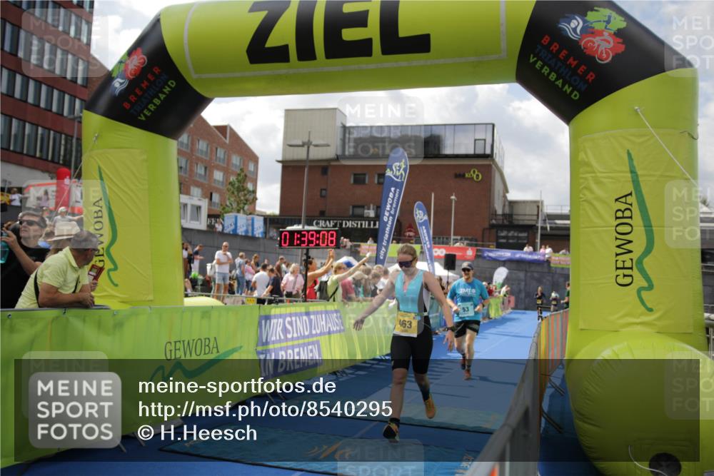 10.08.2025 - GEWOBA Citytriathlon Bremen H.Heesch http://msf.ph/oto/8540295 10.08.2025 11:42:46 Ziel 53, 139, 447, 463 meine-sportfotos.de