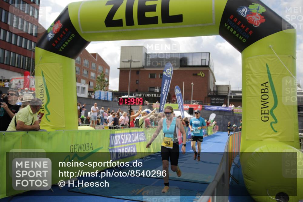 10.08.2025 - GEWOBA Citytriathlon Bremen H.Heesch http://msf.ph/oto/8540296 10.08.2025 11:42:46 Ziel 53, 139, 447, 463 meine-sportfotos.de