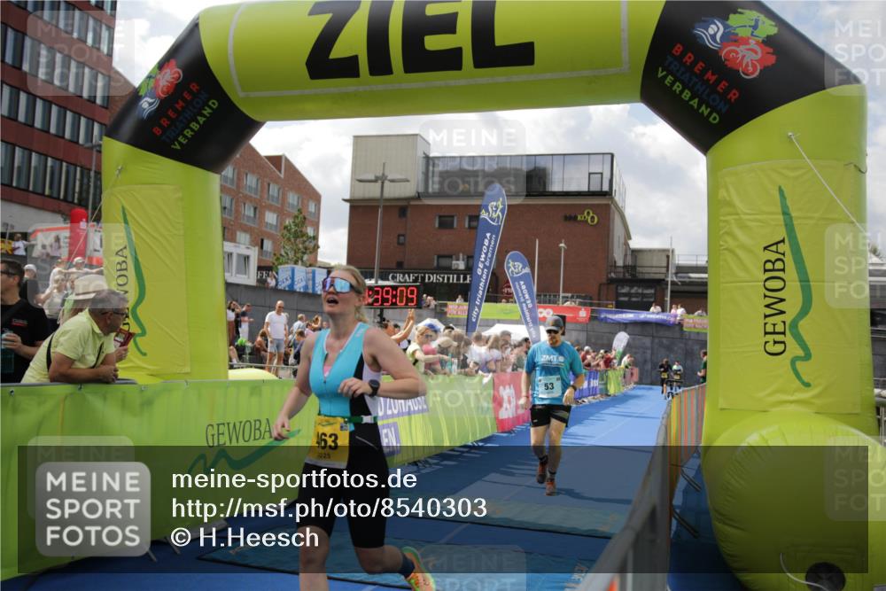10.08.2025 - GEWOBA Citytriathlon Bremen H.Heesch http://msf.ph/oto/8540303 10.08.2025 11:42:46 Ziel 53, 139, 447, 463 meine-sportfotos.de