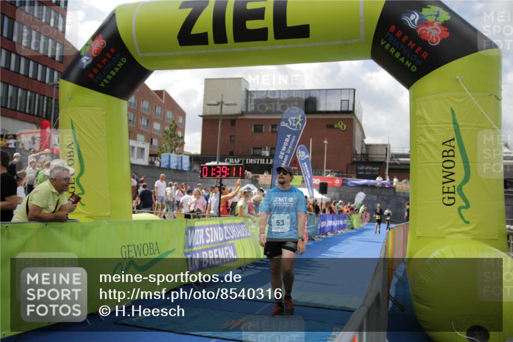 10.08.2025 - GEWOBA Citytriathlon Bremen H.Heesch http://msf.ph/oto/8540316 10.08.2025 11:42:48 Ziel 53, 139, 447, 463 meine-sportfotos.de