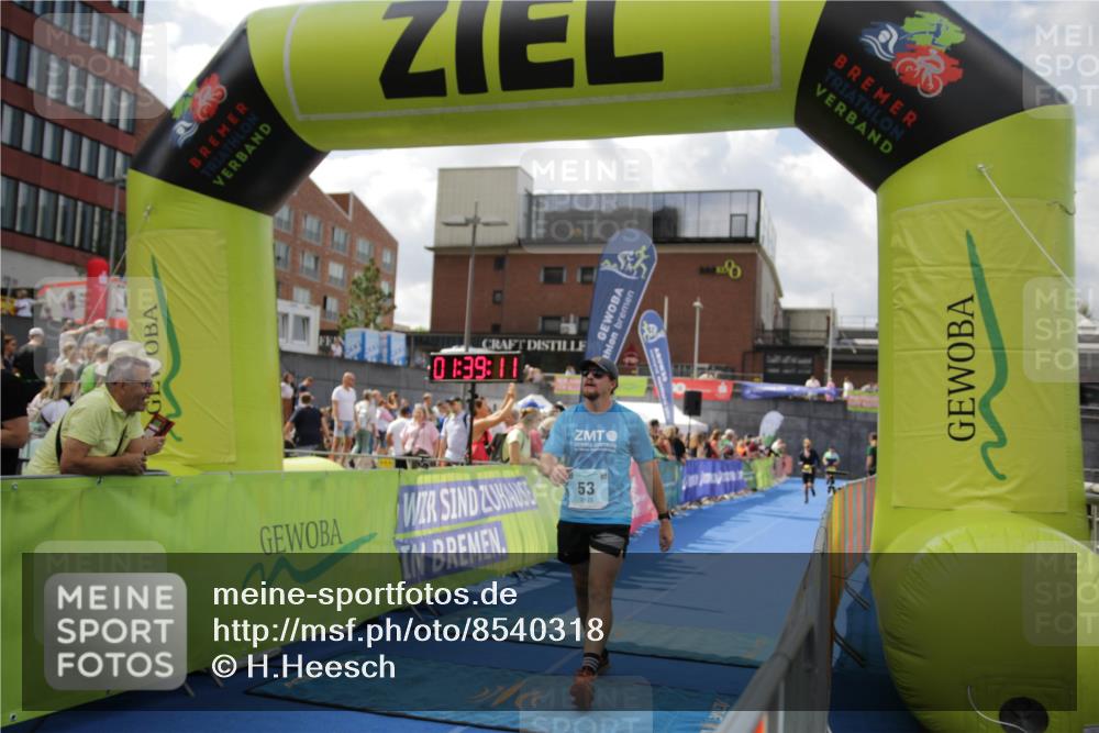 10.08.2025 - GEWOBA Citytriathlon Bremen H.Heesch http://msf.ph/oto/8540318 10.08.2025 11:42:48 Ziel 53, 139, 447, 463 meine-sportfotos.de