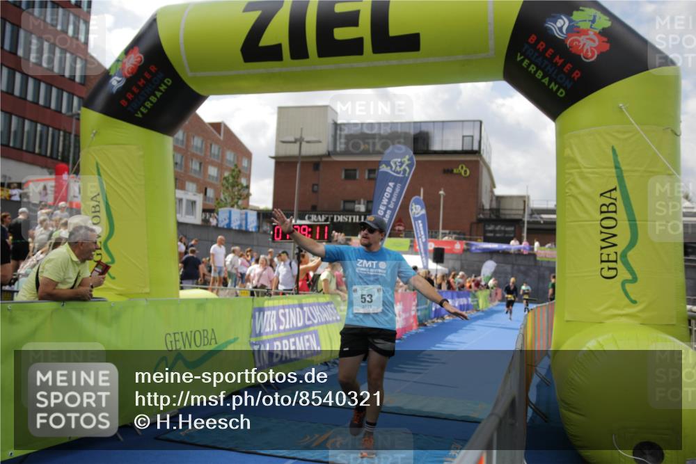 10.08.2025 - GEWOBA Citytriathlon Bremen H.Heesch http://msf.ph/oto/8540321 10.08.2025 11:42:48 Ziel 53, 139, 447, 463 meine-sportfotos.de