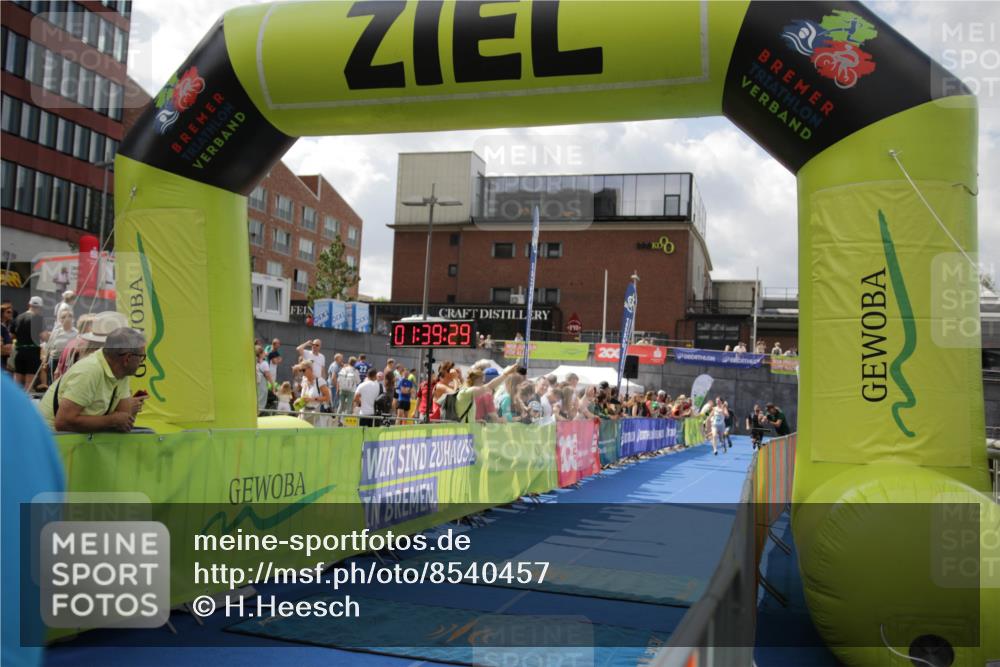 10.08.2025 - GEWOBA Citytriathlon Bremen H.Heesch http://msf.ph/oto/8540457 10.08.2025 11:43:06 Ziel 49, 229, 354, 355, 506 meine-sportfotos.de