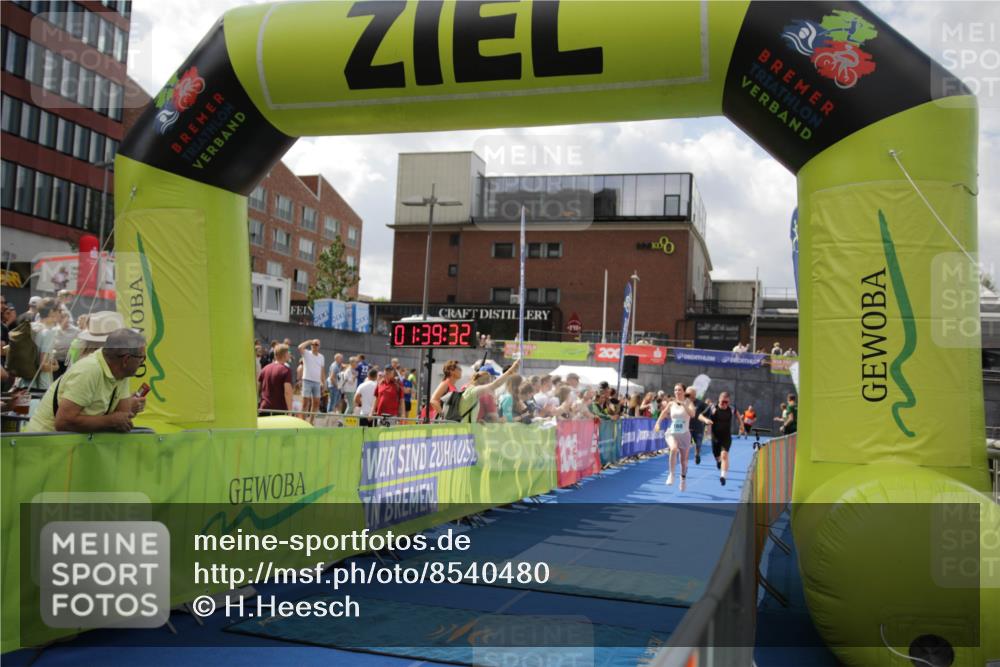 10.08.2025 - GEWOBA Citytriathlon Bremen H.Heesch http://msf.ph/oto/8540480 10.08.2025 11:43:09 Ziel 49, 229, 354, 506 meine-sportfotos.de
