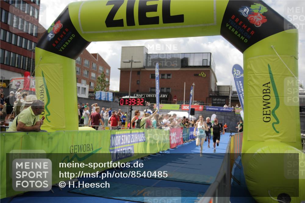 10.08.2025 - GEWOBA Citytriathlon Bremen H.Heesch http://msf.ph/oto/8540485 10.08.2025 11:43:09 Ziel 49, 229, 354, 506 meine-sportfotos.de