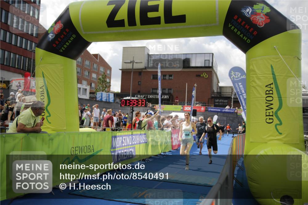 10.08.2025 - GEWOBA Citytriathlon Bremen H.Heesch http://msf.ph/oto/8540491 10.08.2025 11:43:10 Ziel 49, 169, 229, 354, 506 meine-sportfotos.de