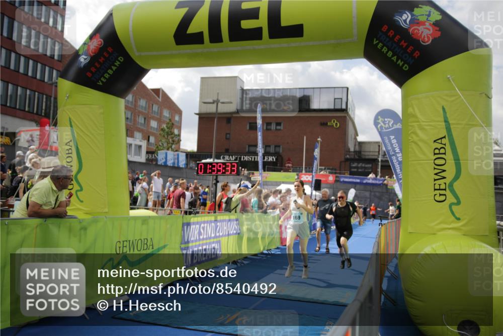 10.08.2025 - GEWOBA Citytriathlon Bremen H.Heesch http://msf.ph/oto/8540492 10.08.2025 11:43:10 Ziel 49, 169, 229, 354, 506 meine-sportfotos.de