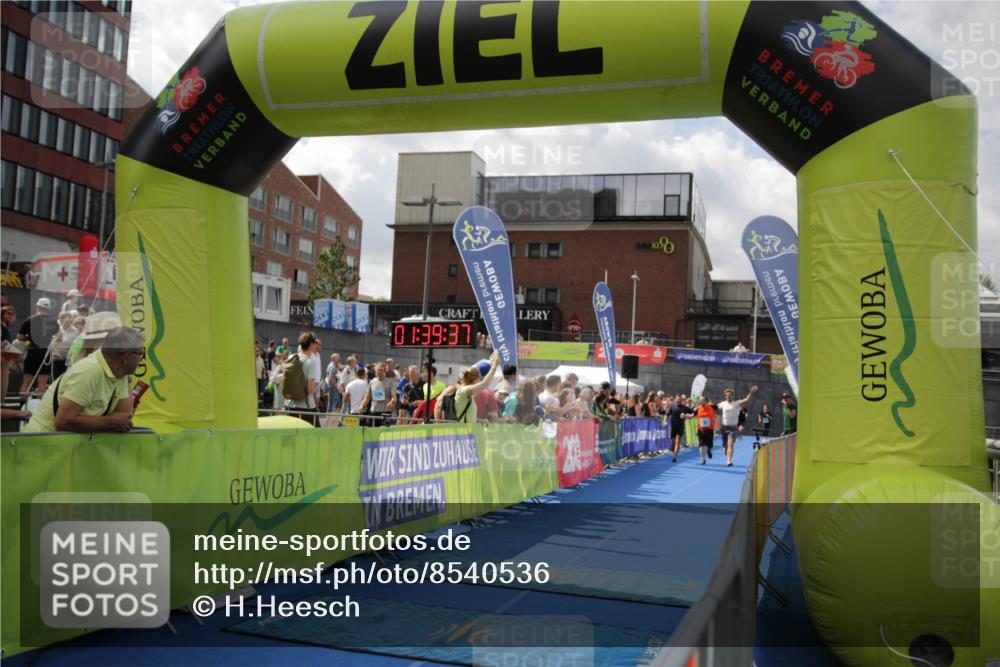 10.08.2025 - GEWOBA Citytriathlon Bremen H.Heesch http://msf.ph/oto/8540536 10.08.2025 11:43:14 Ziel 49, 169, 229, 354, 506 meine-sportfotos.de