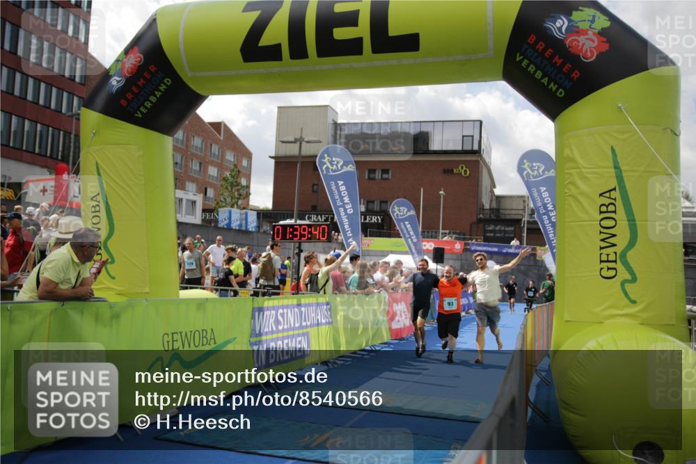 10.08.2025 - GEWOBA Citytriathlon Bremen H.Heesch http://msf.ph/oto/8540566 10.08.2025 11:43:17 Ziel 169, 229 meine-sportfotos.de