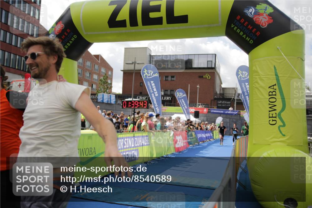 10.08.2025 - GEWOBA Citytriathlon Bremen H.Heesch http://msf.ph/oto/8540589 10.08.2025 11:43:20 Ziel 93, 169 meine-sportfotos.de