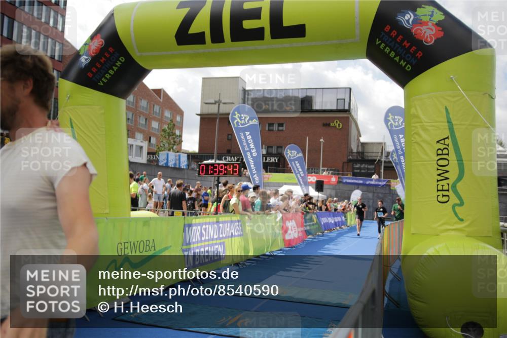 10.08.2025 - GEWOBA Citytriathlon Bremen H.Heesch http://msf.ph/oto/8540590 10.08.2025 11:43:20 Ziel 93, 169 meine-sportfotos.de