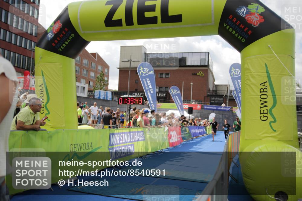 10.08.2025 - GEWOBA Citytriathlon Bremen H.Heesch http://msf.ph/oto/8540591 10.08.2025 11:43:20 Ziel 93, 169 meine-sportfotos.de