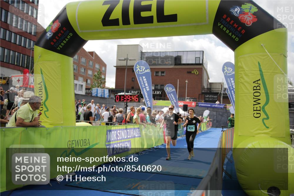 10.08.2025 - GEWOBA Citytriathlon Bremen H.Heesch http://msf.ph/oto/8540620 10.08.2025 11:43:23 Ziel 93, 169, 233 meine-sportfotos.de