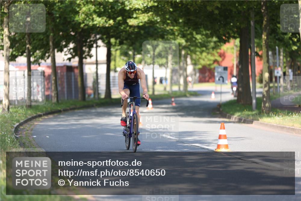 10.08.2025 - GEWOBA Citytriathlon Bremen Yannick Fuchs http://msf.ph/oto/8540650 10.08.2025 10:24:02 Radfahren 391 meine-sportfotos.de