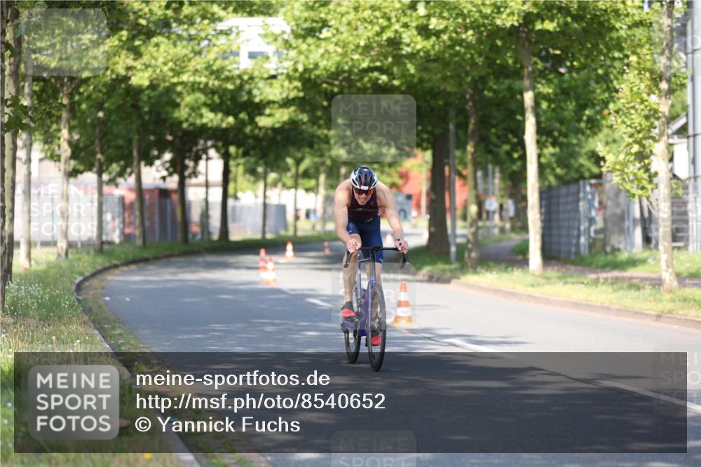 10.08.2025 - GEWOBA Citytriathlon Bremen Yannick Fuchs http://msf.ph/oto/8540652 10.08.2025 10:24:03 Radfahren 391 meine-sportfotos.de