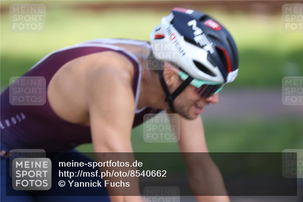 10.08.2025 - GEWOBA Citytriathlon Bremen Yannick Fuchs http://msf.ph/oto/8540662 10.08.2025 10:24:33 Radfahren  meine-sportfotos.de