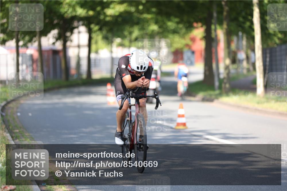 10.08.2025 - GEWOBA Citytriathlon Bremen Yannick Fuchs http://msf.ph/oto/8540669 10.08.2025 10:26:04 Radfahren 431, 507 meine-sportfotos.de