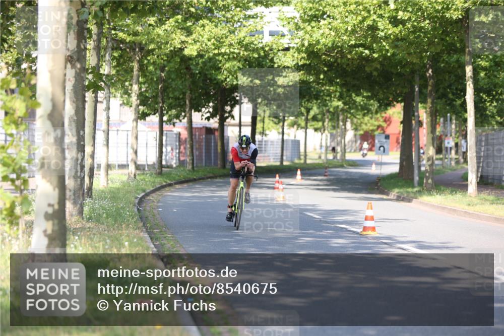 10.08.2025 - GEWOBA Citytriathlon Bremen Yannick Fuchs http://msf.ph/oto/8540675 10.08.2025 10:26:15 Radfahren 395, 431, 507 meine-sportfotos.de