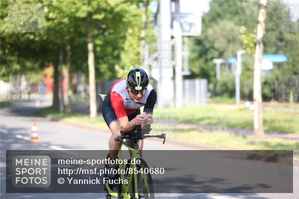 10.08.2025 - GEWOBA Citytriathlon Bremen Yannick Fuchs http://msf.ph/oto/8540680 10.08.2025 10:26:16 Radfahren 395, 507 meine-sportfotos.de