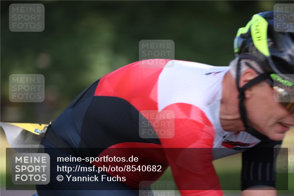 10.08.2025 - GEWOBA Citytriathlon Bremen Yannick Fuchs http://msf.ph/oto/8540682 10.08.2025 10:26:17 Radfahren 395, 507 meine-sportfotos.de