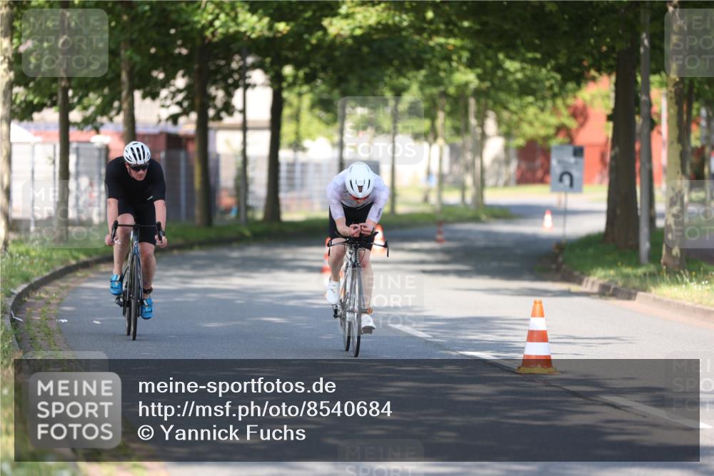 10.08.2025 - GEWOBA Citytriathlon Bremen Yannick Fuchs http://msf.ph/oto/8540684 10.08.2025 10:26:30 Radfahren 395, 487 meine-sportfotos.de