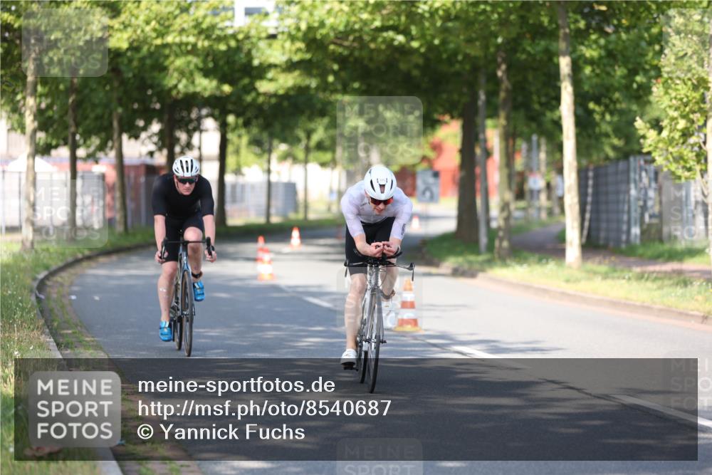 10.08.2025 - GEWOBA Citytriathlon Bremen Yannick Fuchs http://msf.ph/oto/8540687 10.08.2025 10:26:31 Radfahren 395, 487 meine-sportfotos.de