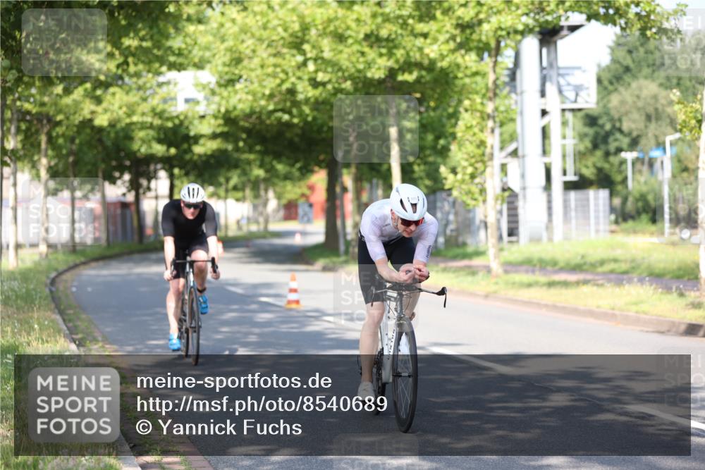 10.08.2025 - GEWOBA Citytriathlon Bremen Yannick Fuchs http://msf.ph/oto/8540689 10.08.2025 10:26:32 Radfahren 487 meine-sportfotos.de