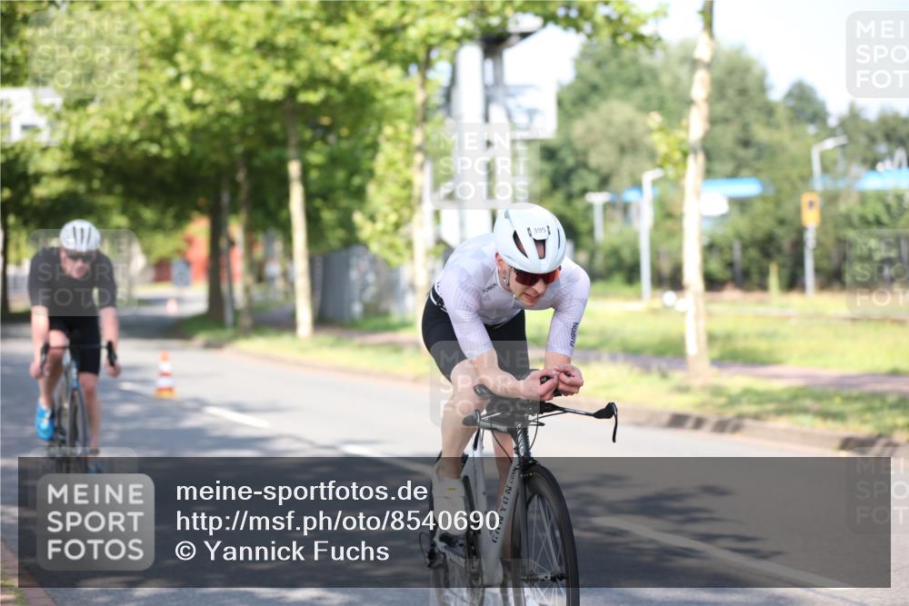 10.08.2025 - GEWOBA Citytriathlon Bremen Yannick Fuchs http://msf.ph/oto/8540690 10.08.2025 10:26:32 Radfahren 487 meine-sportfotos.de