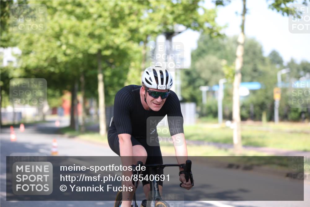 10.08.2025 - GEWOBA Citytriathlon Bremen Yannick Fuchs http://msf.ph/oto/8540691 10.08.2025 10:26:33 Radfahren 487 meine-sportfotos.de