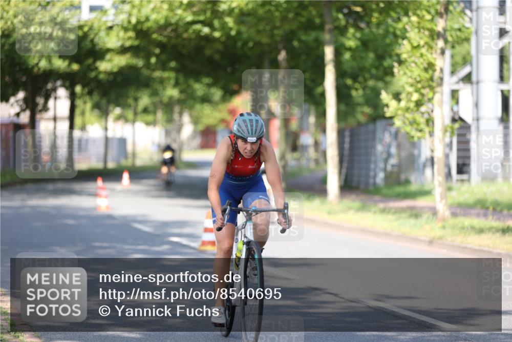 10.08.2025 - GEWOBA Citytriathlon Bremen Yannick Fuchs http://msf.ph/oto/8540695 10.08.2025 10:26:48 Radfahren  meine-sportfotos.de