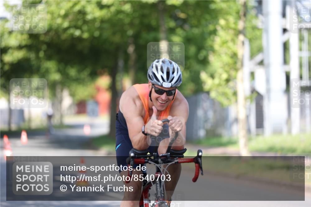 10.08.2025 - GEWOBA Citytriathlon Bremen Yannick Fuchs http://msf.ph/oto/8540703 10.08.2025 10:27:35 Radfahren 351, 422, 437 meine-sportfotos.de