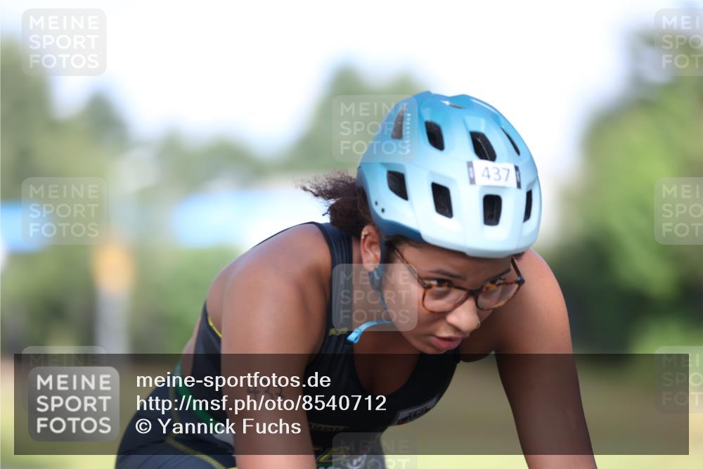 10.08.2025 - GEWOBA Citytriathlon Bremen Yannick Fuchs http://msf.ph/oto/8540712 10.08.2025 10:27:41 Radfahren 351, 422 meine-sportfotos.de
