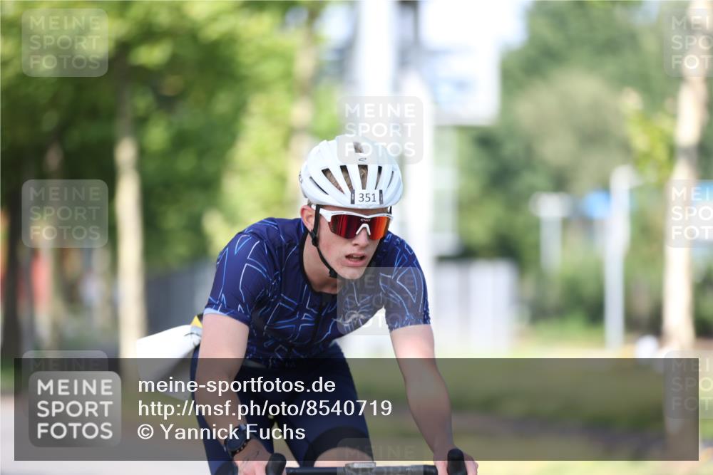 10.08.2025 - GEWOBA Citytriathlon Bremen Yannick Fuchs http://msf.ph/oto/8540719 10.08.2025 10:27:44 Radfahren 422 meine-sportfotos.de
