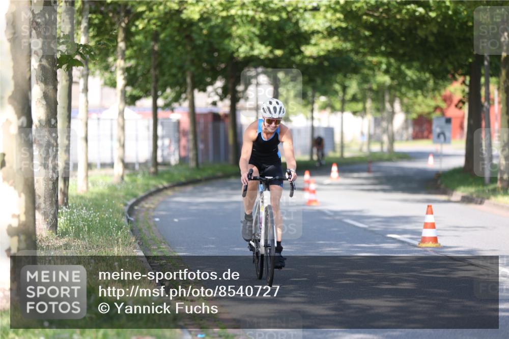10.08.2025 - GEWOBA Citytriathlon Bremen Yannick Fuchs http://msf.ph/oto/8540727 10.08.2025 10:29:08 Radfahren 412, 424, 510 meine-sportfotos.de