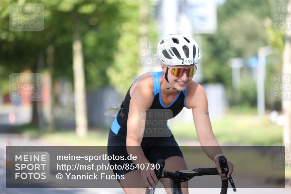 10.08.2025 - GEWOBA Citytriathlon Bremen Yannick Fuchs http://msf.ph/oto/8540730 10.08.2025 10:29:10 Radfahren 412, 424, 510 meine-sportfotos.de