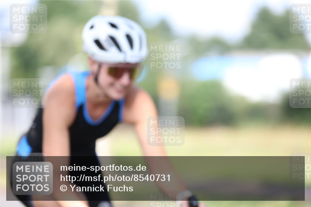 10.08.2025 - GEWOBA Citytriathlon Bremen Yannick Fuchs http://msf.ph/oto/8540731 10.08.2025 10:29:10 Radfahren 412, 424, 510 meine-sportfotos.de