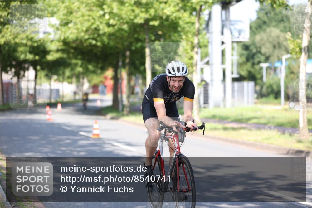 10.08.2025 - GEWOBA Citytriathlon Bremen Yannick Fuchs http://msf.ph/oto/8540741 10.08.2025 10:29:27 Radfahren 386, 509, 510 meine-sportfotos.de