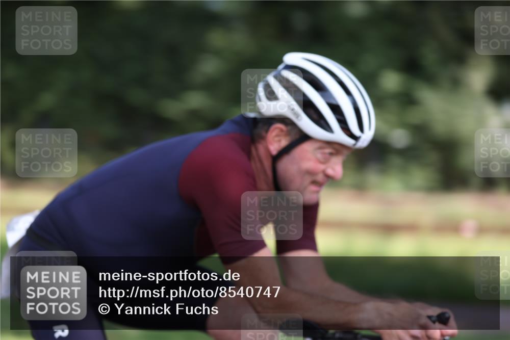 10.08.2025 - GEWOBA Citytriathlon Bremen Yannick Fuchs http://msf.ph/oto/8540747 10.08.2025 10:29:34 Radfahren 386, 509 meine-sportfotos.de