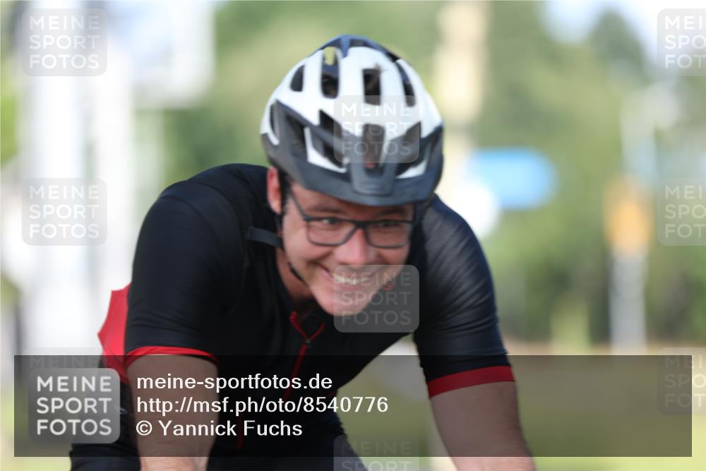 10.08.2025 - GEWOBA Citytriathlon Bremen Yannick Fuchs http://msf.ph/oto/8540776 10.08.2025 10:30:19 Radfahren 377, 433, 441 meine-sportfotos.de