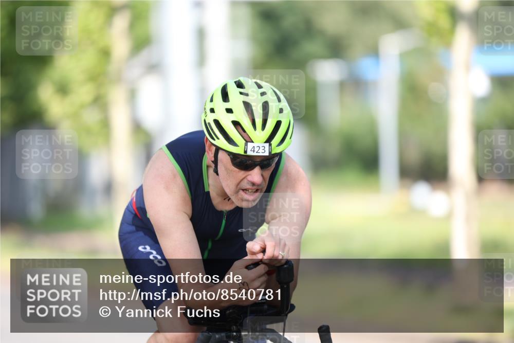 10.08.2025 - GEWOBA Citytriathlon Bremen Yannick Fuchs http://msf.ph/oto/8540781 10.08.2025 10:30:21 Radfahren 377, 433, 441 meine-sportfotos.de