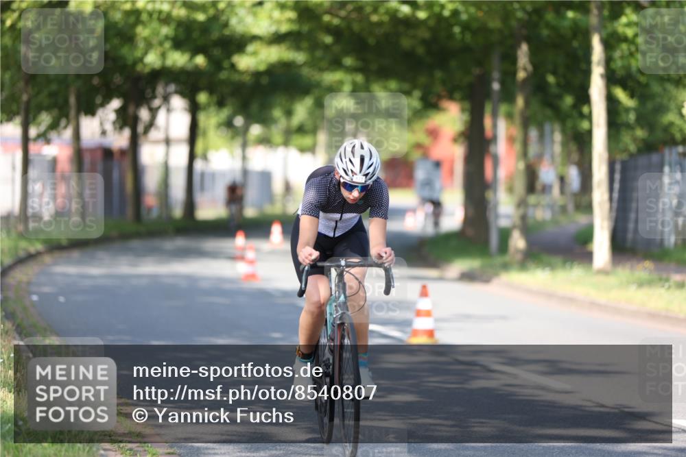 10.08.2025 - GEWOBA Citytriathlon Bremen Yannick Fuchs http://msf.ph/oto/8540807 10.08.2025 10:30:53 Radfahren 353, 376, 476 meine-sportfotos.de