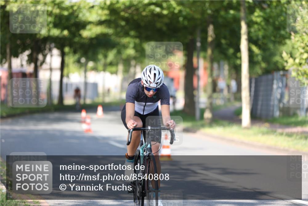 10.08.2025 - GEWOBA Citytriathlon Bremen Yannick Fuchs http://msf.ph/oto/8540808 10.08.2025 10:30:53 Radfahren 353, 376, 476 meine-sportfotos.de