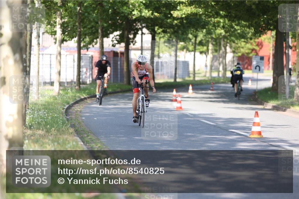 10.08.2025 - GEWOBA Citytriathlon Bremen Yannick Fuchs http://msf.ph/oto/8540825 10.08.2025 10:31:29 Radfahren 363, 387 meine-sportfotos.de