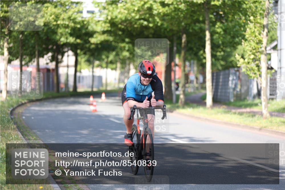 10.08.2025 - GEWOBA Citytriathlon Bremen Yannick Fuchs http://msf.ph/oto/8540839 10.08.2025 10:31:34 Radfahren  meine-sportfotos.de