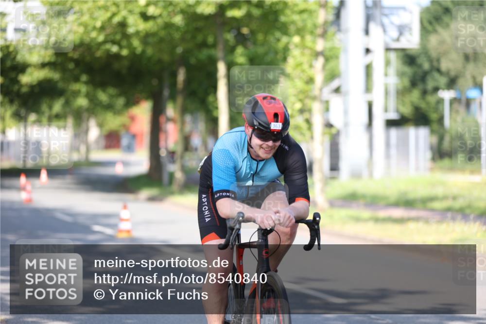 10.08.2025 - GEWOBA Citytriathlon Bremen Yannick Fuchs http://msf.ph/oto/8540840 10.08.2025 10:31:35 Radfahren  meine-sportfotos.de