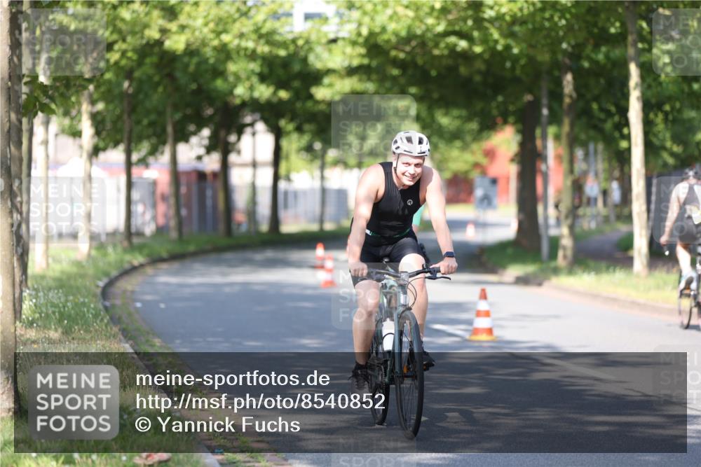 10.08.2025 - GEWOBA Citytriathlon Bremen Yannick Fuchs http://msf.ph/oto/8540852 10.08.2025 10:32:15 Radfahren 205, 354, 408, 508 meine-sportfotos.de