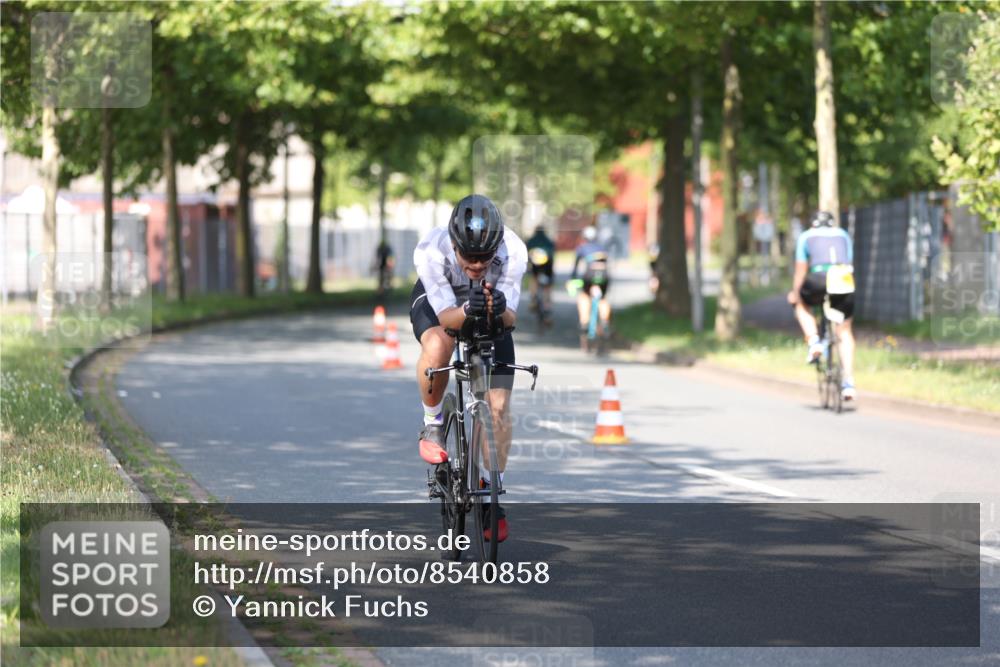 10.08.2025 - GEWOBA Citytriathlon Bremen Yannick Fuchs http://msf.ph/oto/8540858 10.08.2025 10:32:24 Radfahren 354, 406, 408, 426, 432, 473, 508 meine-sportfotos.de